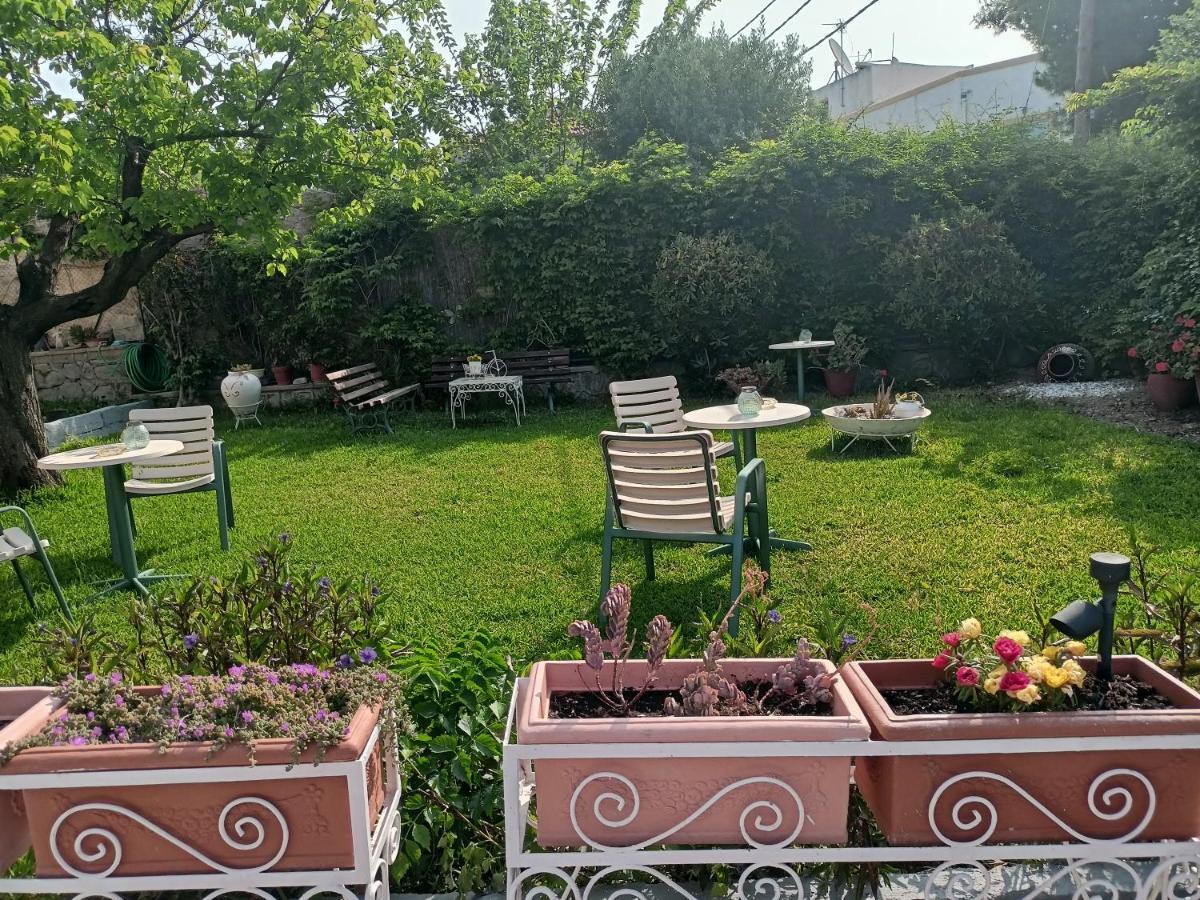 Finikas Rooms Agia Marina  Экстерьер фото