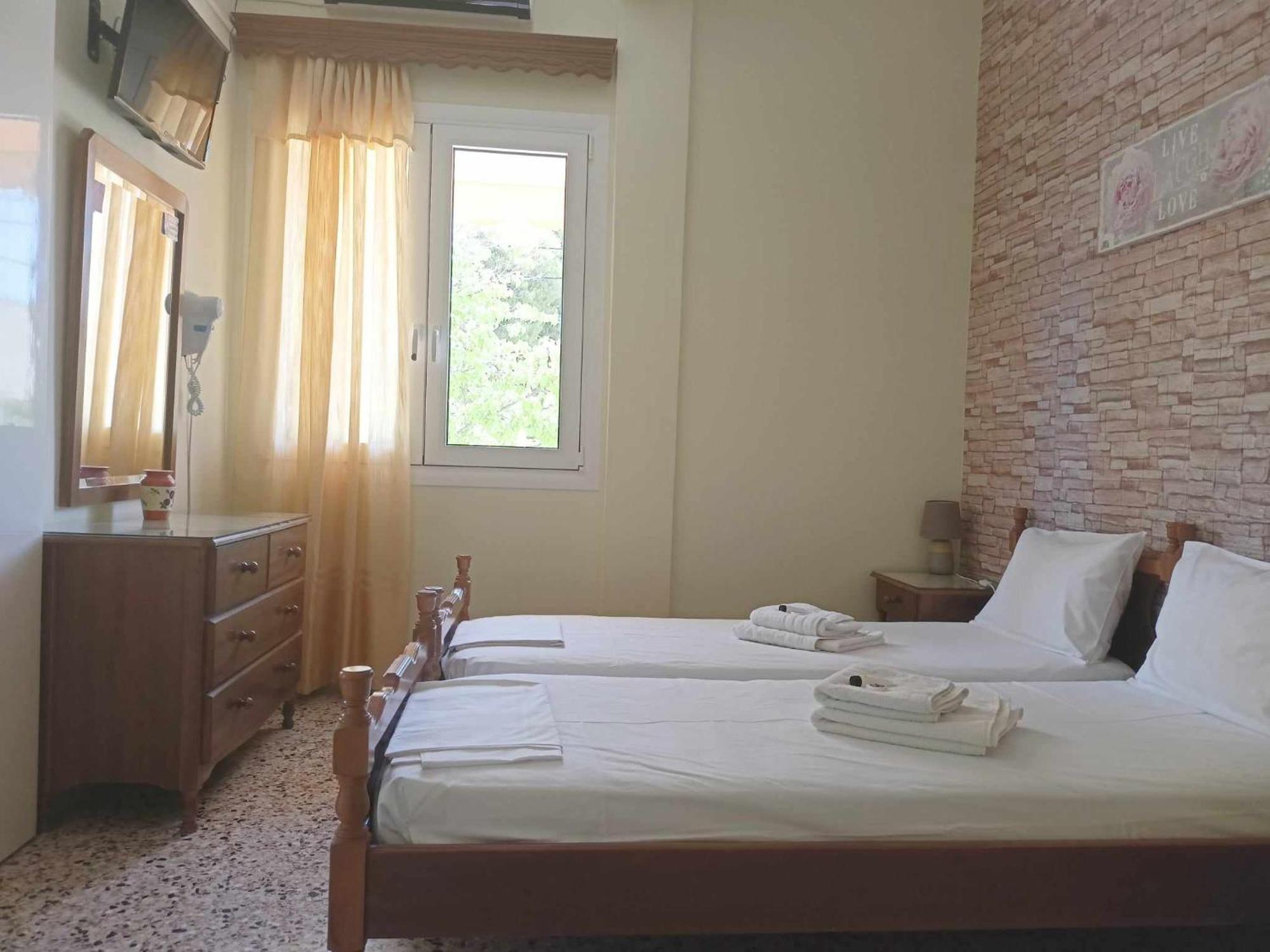 Finikas Rooms Agia Marina  Экстерьер фото