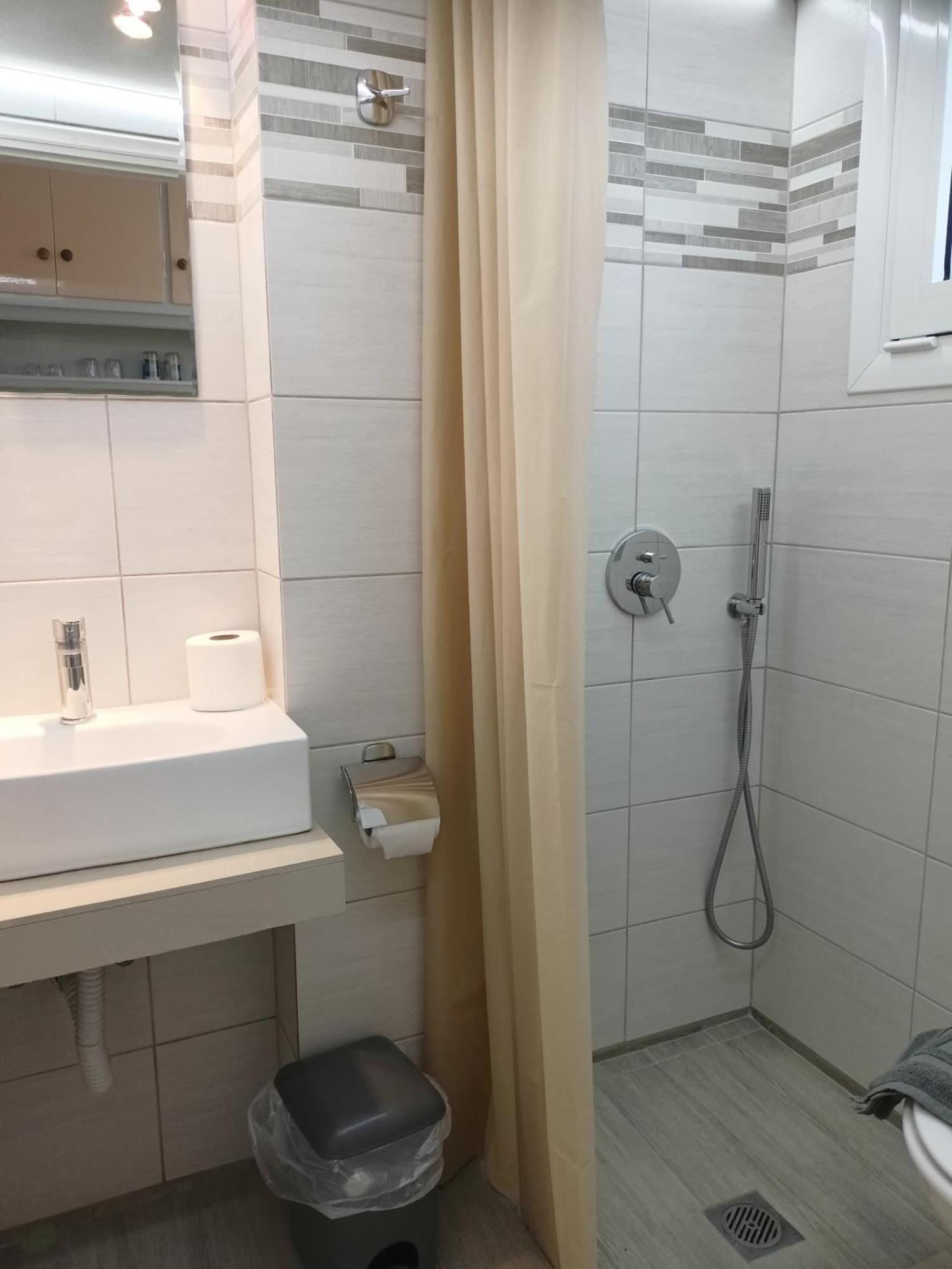 Finikas Rooms Agia Marina  Номер фото