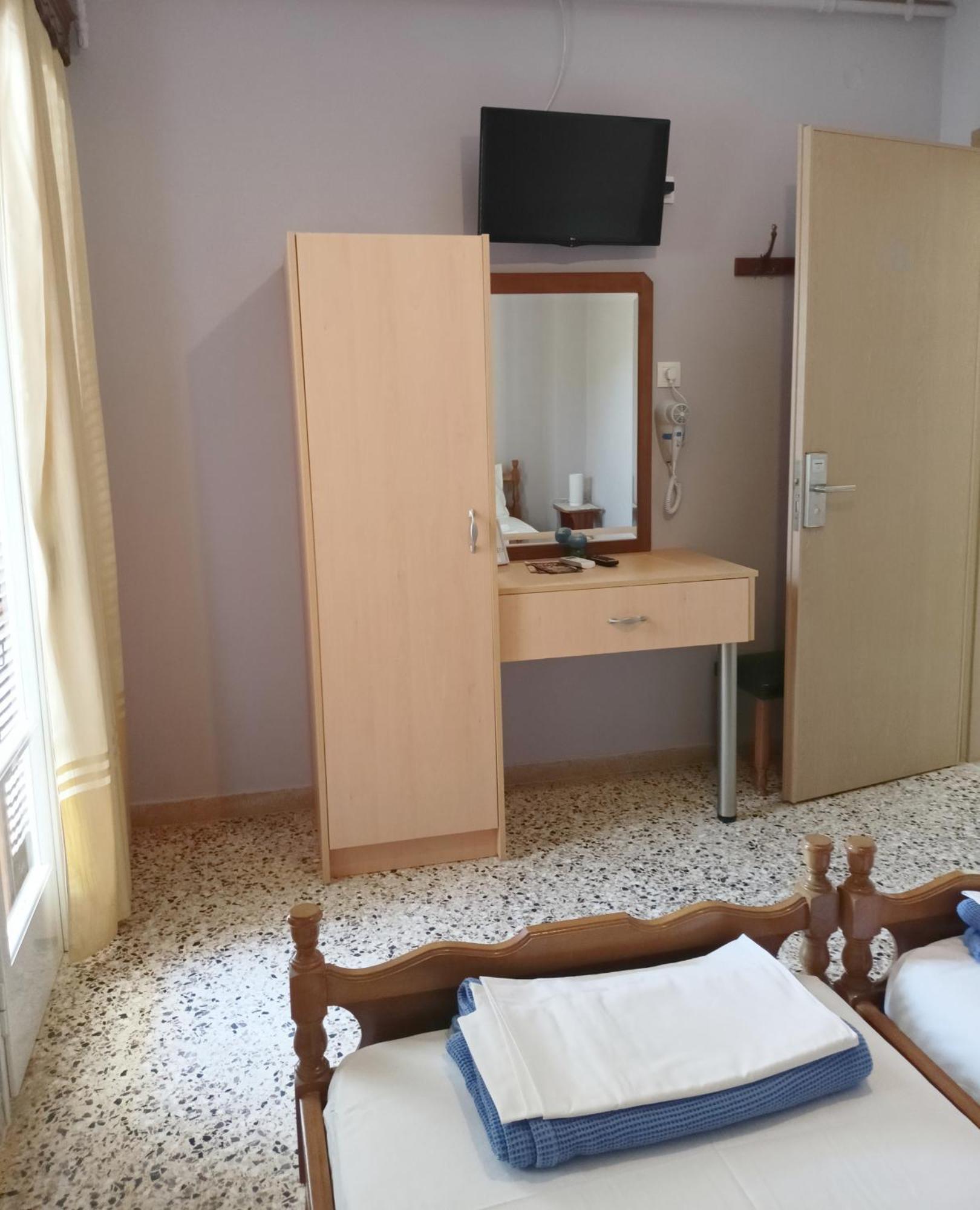 Finikas Rooms Agia Marina  Номер фото