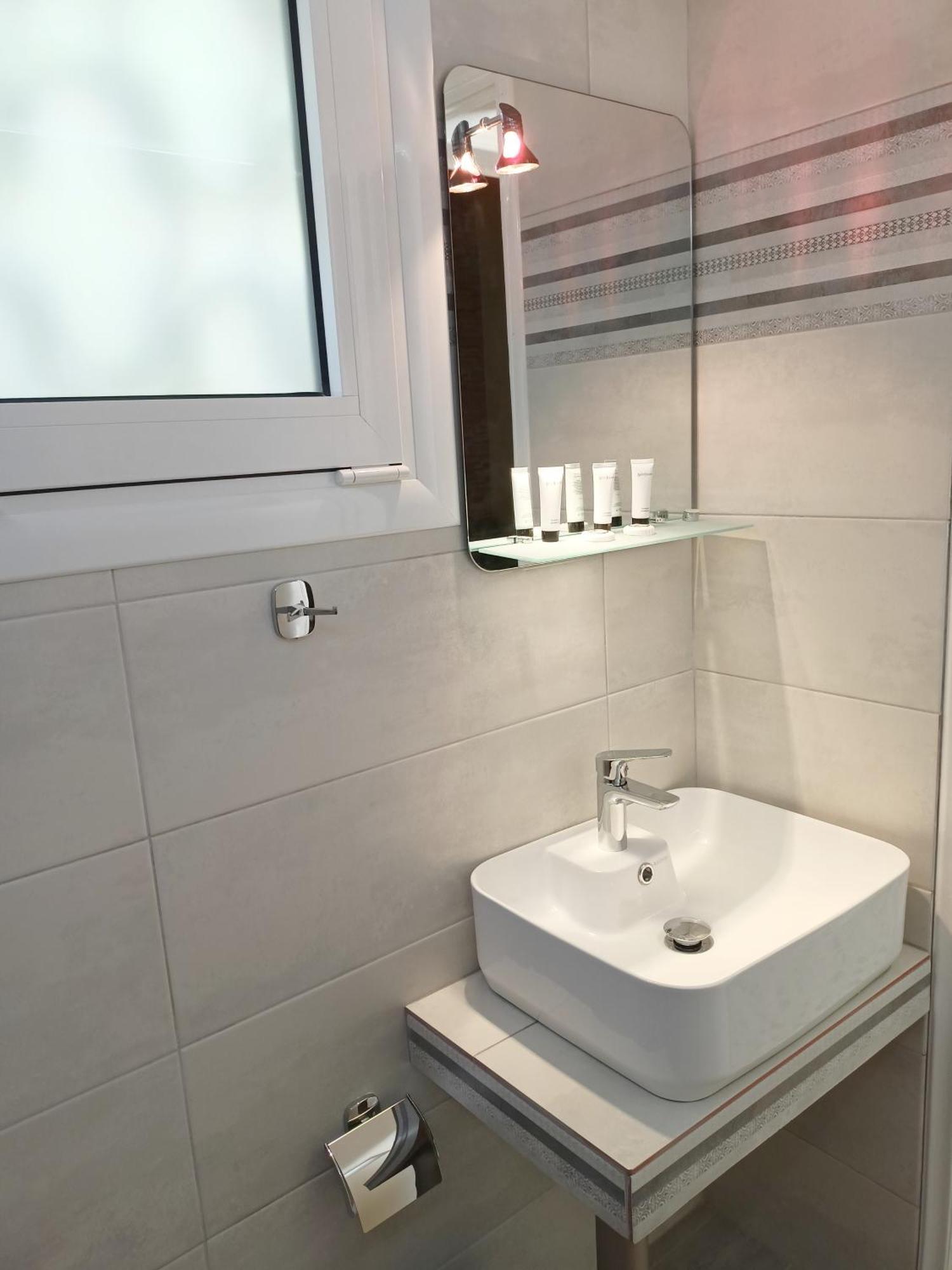 Finikas Rooms Agia Marina  Номер фото