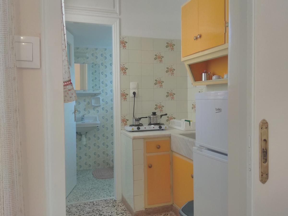 Finikas Rooms Agia Marina  Экстерьер фото