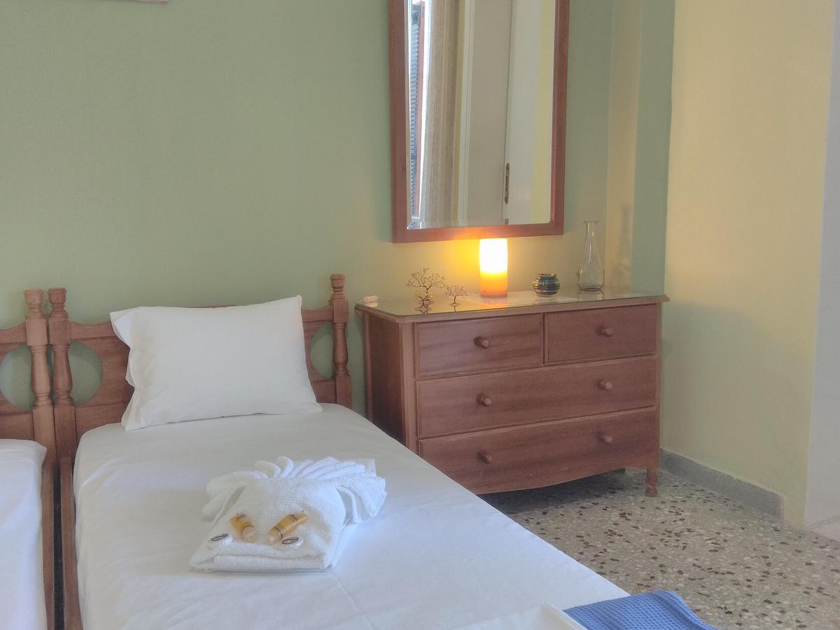 Finikas Rooms Agia Marina  Экстерьер фото