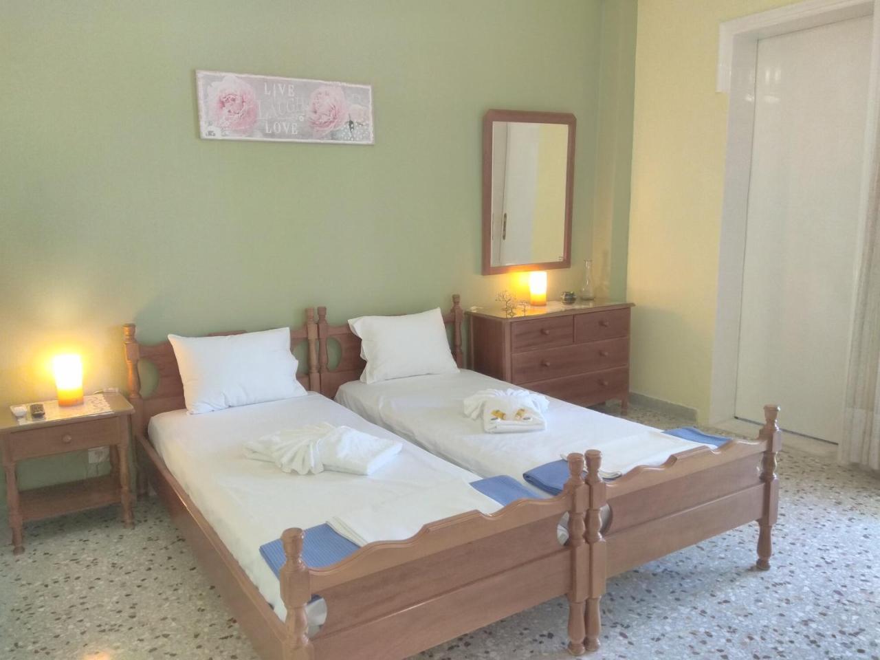 Finikas Rooms Agia Marina  Экстерьер фото