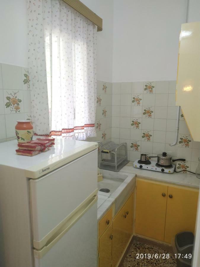 Finikas Rooms Agia Marina  Экстерьер фото